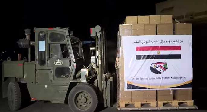 بالفيديو.. مصر ترسل مساعدات عاجلة للأشقاء في جمهورية السودان