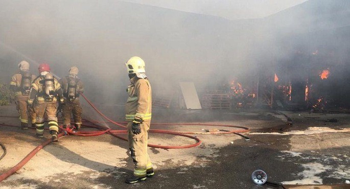حريق في منطقة صناعية بإيران ولا خسائر بشرية