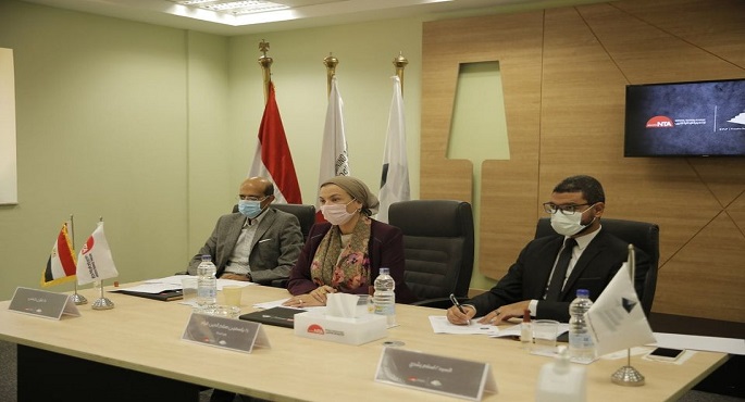 بالصور.. وزيرة البيئة تشيد بدور الأكاديمية الوطنية للشباب فى إنشاء قاعدة كبيرة من الكفاءات الشبابية المؤهلة للعمل السياسي والإداري بالدولة