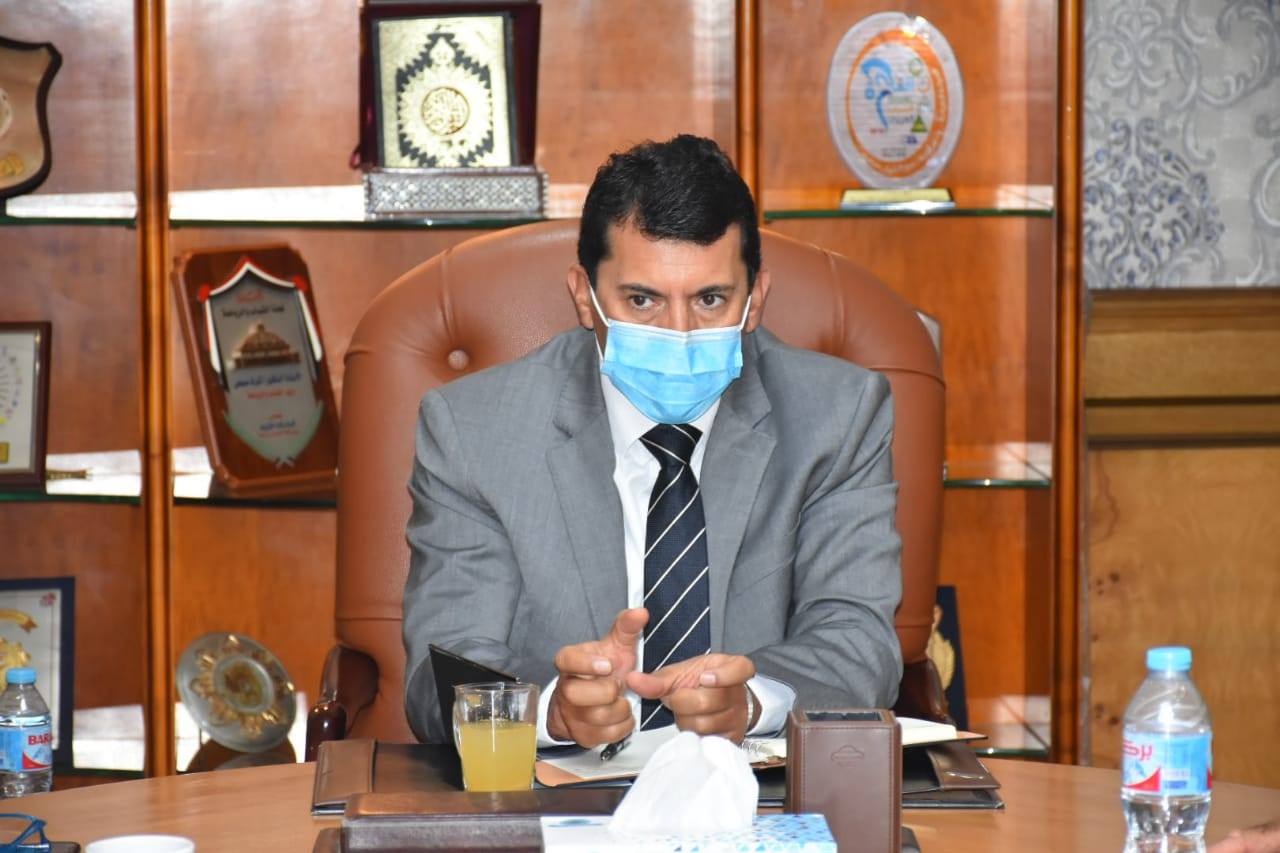 وزارة الشباب والرياضة تحيل ملف فقدان مقنتيات من اتحاد الكرة إلى النائب العام