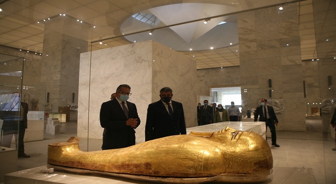 بالصور.. وزير الآثار وأمين عام منظمة السياحة العالمية يزوران المتحف القومي للحضارة المصرية