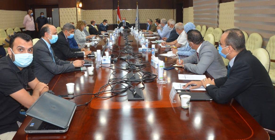 بالصور.. وزير الإسكان يتابع موقف تنفيذ وحدات “الإسكان الاجتماعى” بعدد من المحافظات والمدن الجديدة