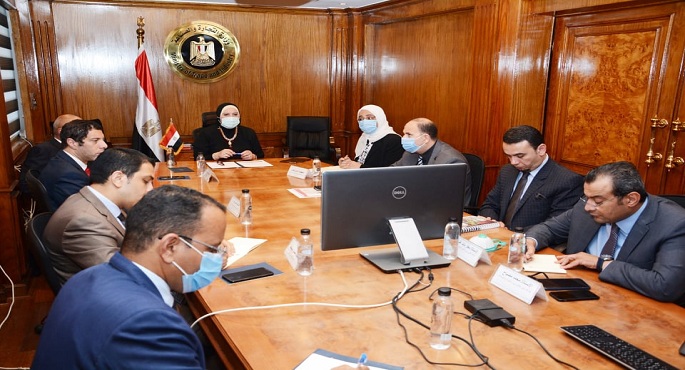 وزيرة التجارة: فرص تصديرية كبيرة أمام منتجات الملابس الجاهزة المصرية في الأسواق الخارجية