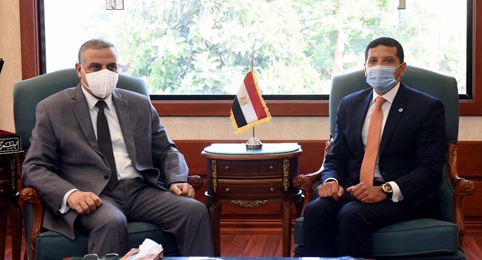 بالصور.. الرئيس التنفيذي لهيئة الاستثمار يبحث مع محافظ سوهاج سبل دعم الاستثمارات