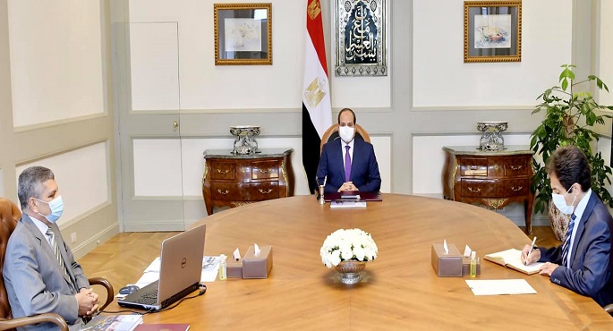 الرئيس السيسي يوجه بالاستمرار في مشروعات تطوير قناة السويس ومجراها الملاحي وكافة مرافقها