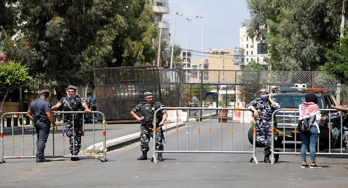 مجلس النواب اللبناني يقر حالة الطوارئ في بيروت ويقبل استقالة 8 نواب