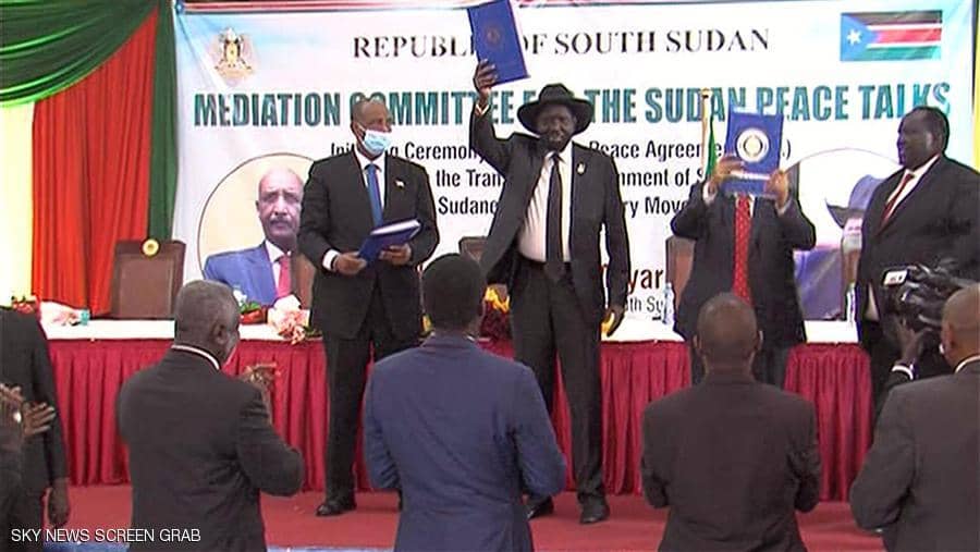 حكومة السودان والحركات المسلحة يوقعان بالأحرف الأولى على اتفاق السلام