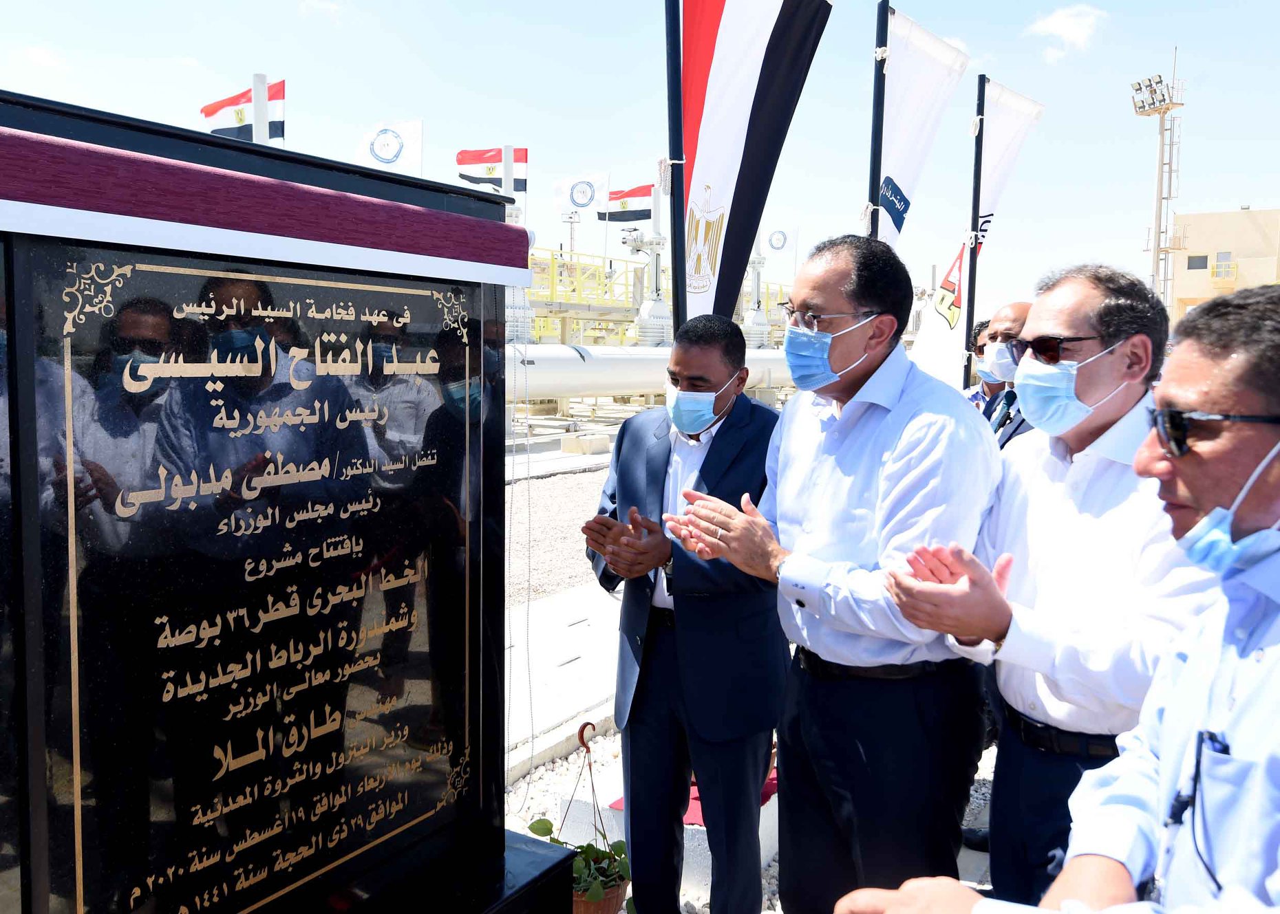 بالصور.. مدبولي يشهد تشغيل خط الشحن البحري بميناء الحمراء البترولي بالعلمين الجديدة