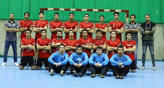 فريق يد الأهلي مواليد 2002 يتوج بلقب الدوري المرتبط