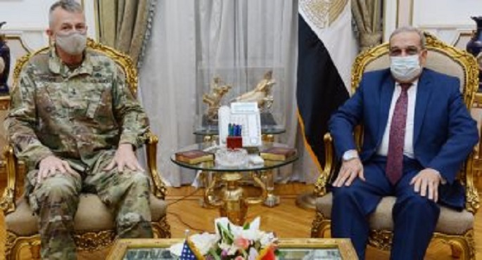 وزير الإنتاج الحربي يبحث مع ملحق الدفاع العسكري الأمريكي سبل تعزيز التعاون المشترك