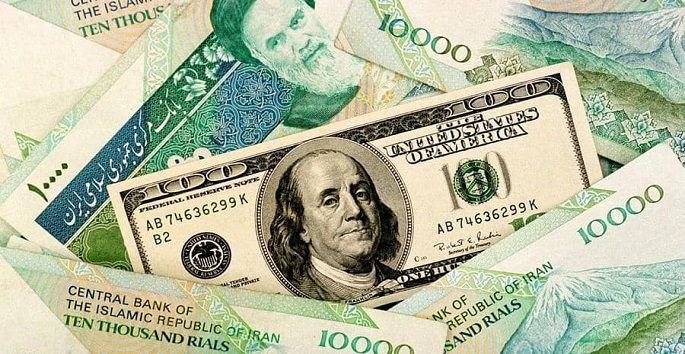 الريال الإيراني يهوي أمام الدولار ويتراجع لمستوى قياسي