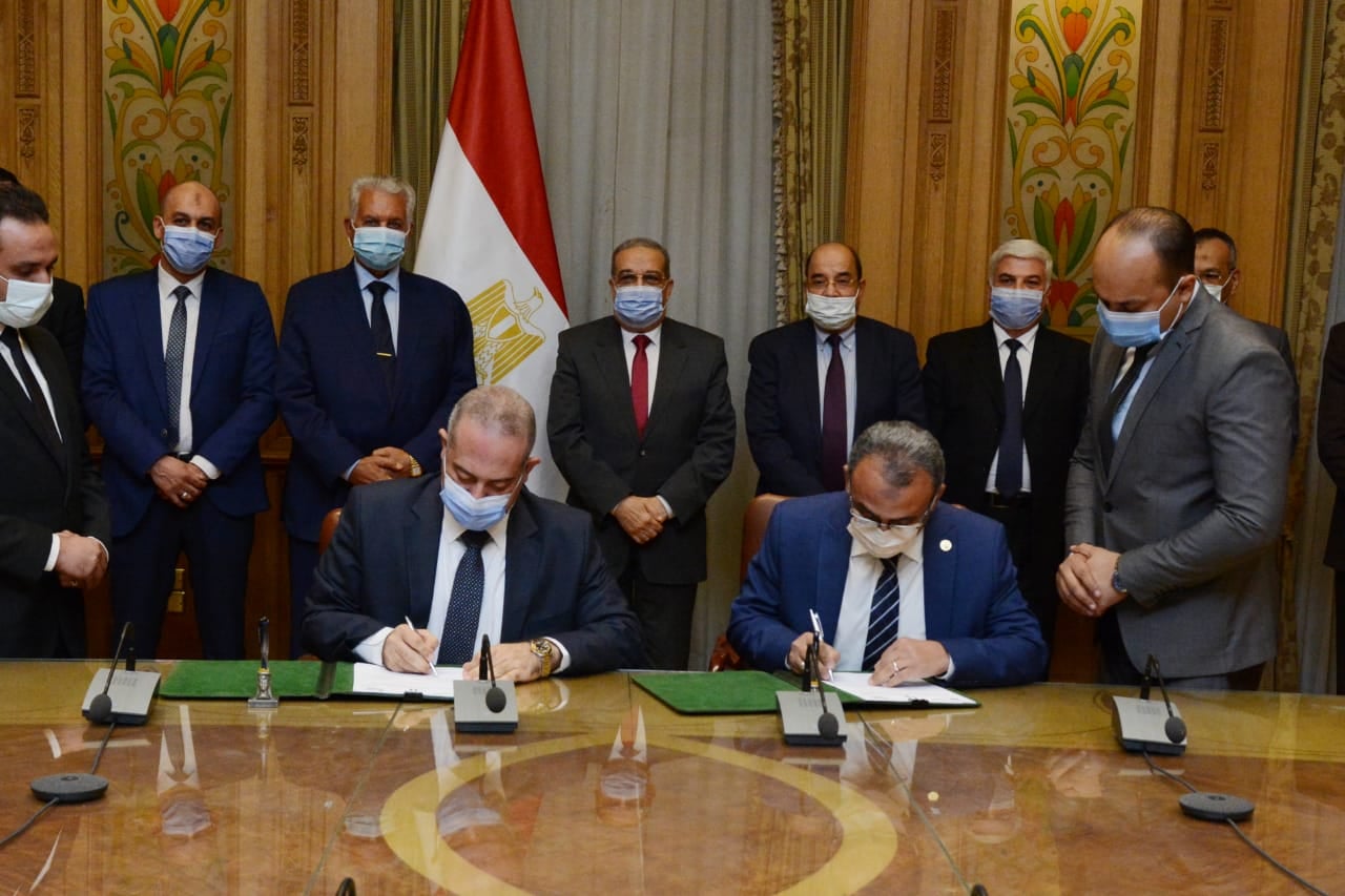 بالصور..توقيع بروتوكول تعاون بين الإنتاج الحربي والأكاديمية العربية للعلوم الادارية