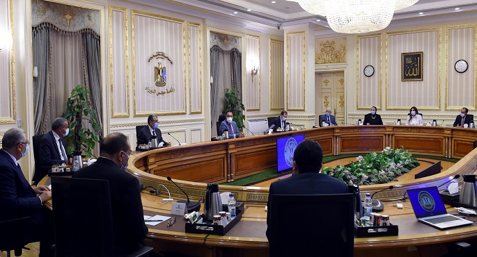 بالصور.. رئيس الوزراء يبحث مع عدد من الوزراء مشروعات التعاون بين مصر والأردن والعراق