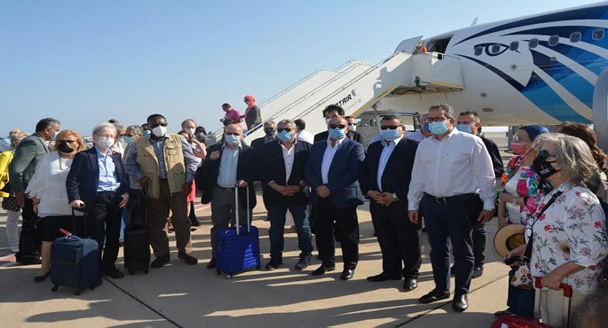 بالصور .. وزير الطيران يُطلع سفراء دول أجنبية على التدابير الوقائية بمطار شرم الشيخ