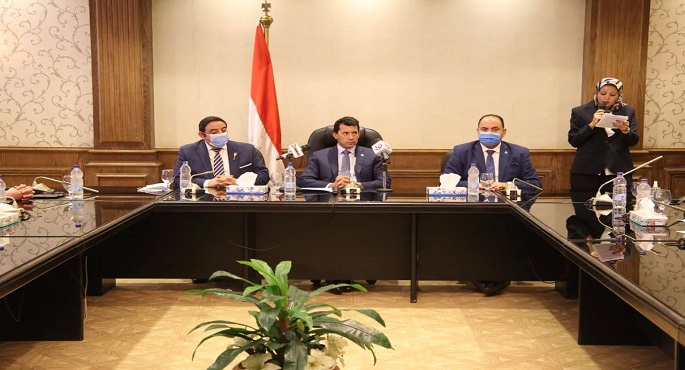 وزير الرياضة يشهد توقيع بروتوكول تعاون مع إحدي الجهات المانحة لرعاية 703 من قدامى الرياضيين
