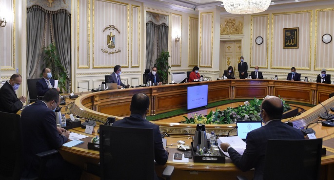 بالصور .. رئيس الوزراء يوجه باستمرار صرف الإعانة للعاملين بقطاع السياحة حتى نهاية ديسمبر المقبل