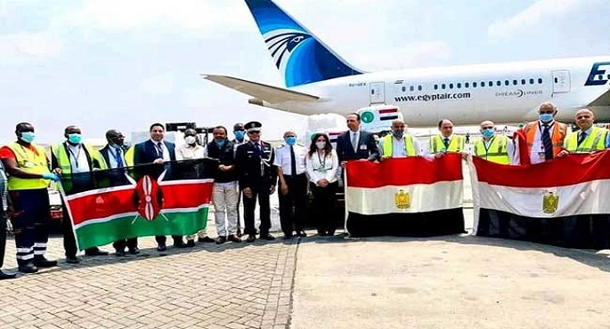 مصر تسلم مساعدات طبية عينية إلى كينيا لمواجهة الكورونا