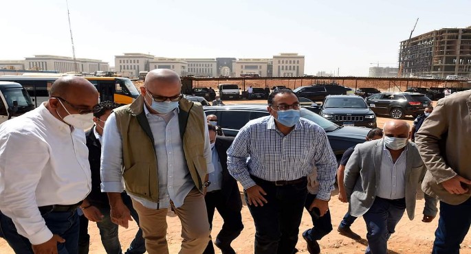 بالصور .. رئيس الوزراء يبدأ زيارته للعاصمة الإدارية بمتابعة موقف مشروعات المرافق