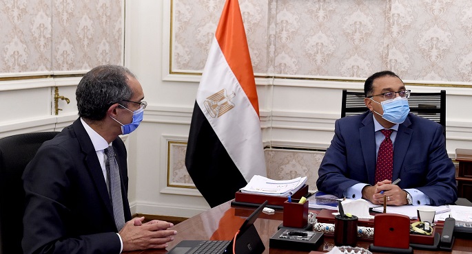 بالفيديو والصور.. رئيس الوزراء يستعرض الموقف التنفيذى لمشروعات وزارة الاتصالات