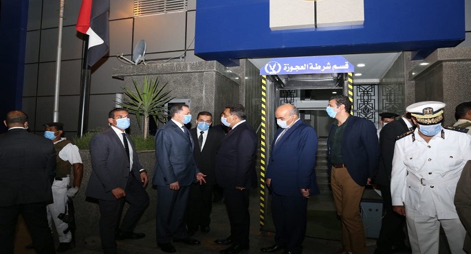 بالصور.. وزير الداخلية خلال جولة ميدانية مفاجئة بالقاهرة والجيزة: المرحلة الراهنة تستوجب بذل أقصى الجهود للحفاظ على ما تحقق من نجاح