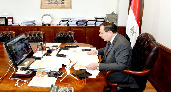 وزير البترول يبحث مع السفير الفرنسي فرص تعزيز التعاون المشترك