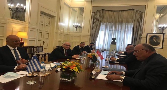 بالصور.. وزير الخارجية يبحث مع نظيره اليوناني سبل تعزيز التعاون الثنائي بين البلدين
