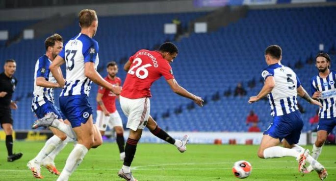 مانشستر يونايتد يفوز على برايتون 3 – 2 في الدوري الإنجليزي