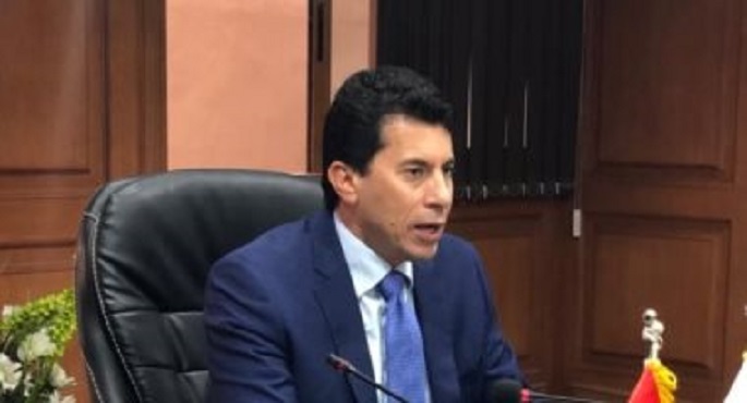 مصر تحقق رقما قياسيا جديدا بموسوعة “جينيس” بتصميم أكبر كلمة سلام على ضفاف قناة السويس