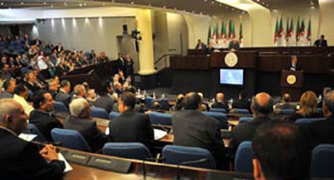 البرلمان الجزائري يصادق بالإجماع على التعديلات الدستورية المقترحة