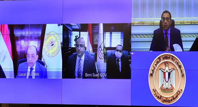 بالصور.. مدبولي يستعرض المشروعات التنموية والخدمية ببني سويف