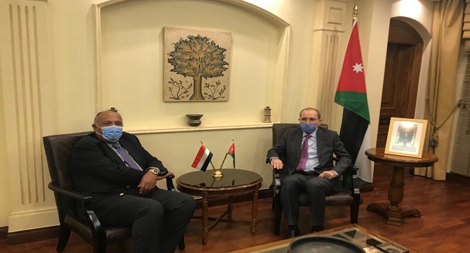 شكري يجري مباحثات مع نظيره الأردني بالعاصمة عمان