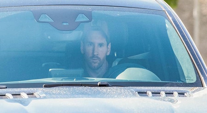 ميسي يعود إلى تدريبات برشلونة للمرة الأولى بعد التراجع عن الرحيل