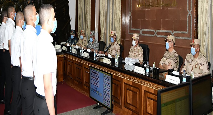 بالفيديو.. وزير الدفاع يتفقد إجراءات القبول بالكليات العسكرية