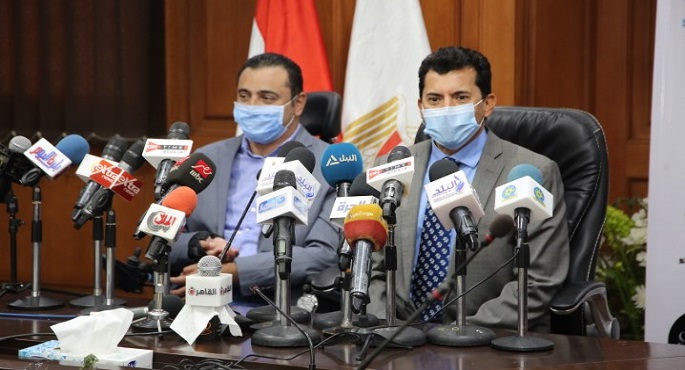 وزير الرياضة يعلن تفاصيل أكبر علامة سلام فوق سطح الماء بمشاركة 500 سباح