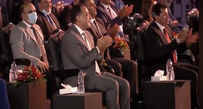رئيس الوزراء يشهد مراسم قرعة مونديال اليد بسفح الأهرامات.. وينقل تحيات الرئيس السيسي للمشاركين