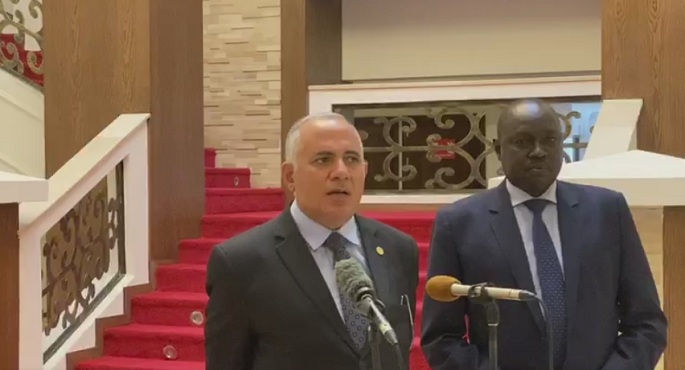 وزير الري يبحث مع نظيره الجنوب السوداني تعزير التعاون في مجال الموارد المائية