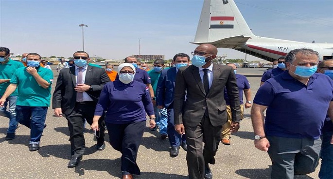 وزيرة الصحة تتفقد معسكر إيواء المتضررين في “ودرملي” برفقة نظيرها السوداني