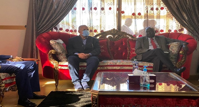 بالصور .. وزير الرى يصل جنوب السودان تزامنا مع وصول طائرة المساعدات المصرية الثانية