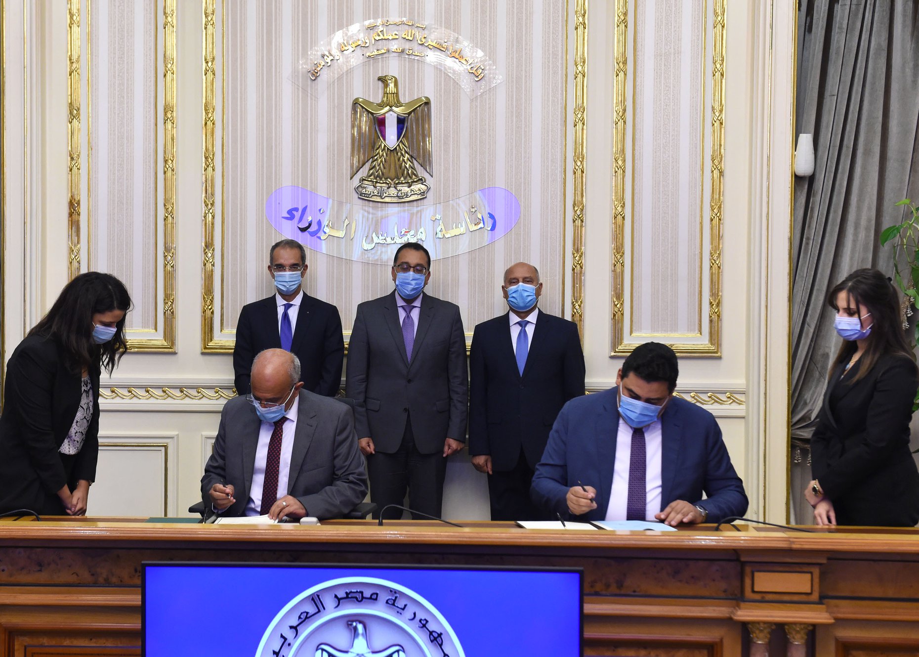 اتفاقية لفض التشابكات المالية بين المصرية للاتصالات والعامة للطرق والكبارى