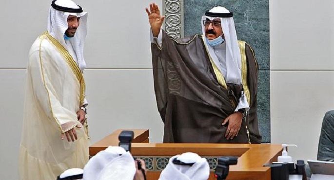 ولي العهد الكويتي الجديد يؤدي اليمين.. ورئيس الوزراء يشيد بانتقال سلس للسلطة