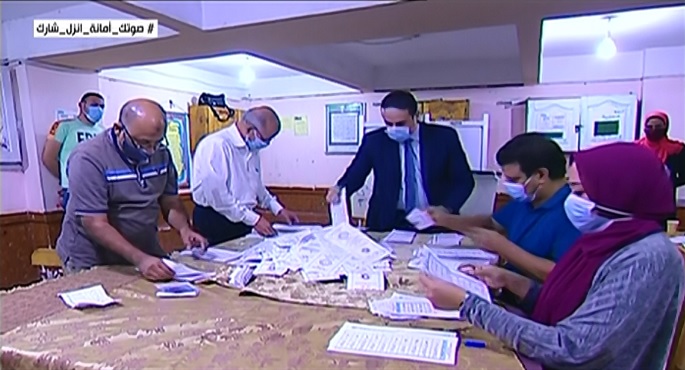 تواصل عمليات فرز أصوات الناخبين بالمرحلة الأولى بانتخابات مجلس النواب