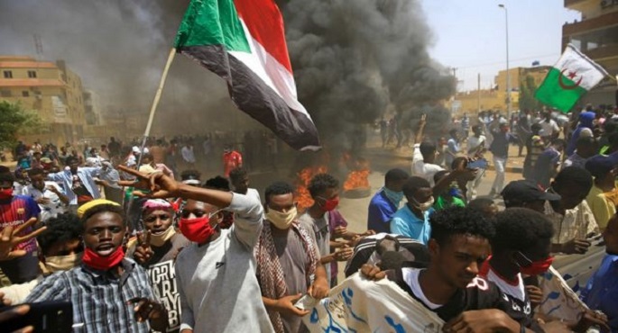 مقتل شخص وإصابة آخرين في اشتباكات بين الشرطة ومحتجين بالسودان