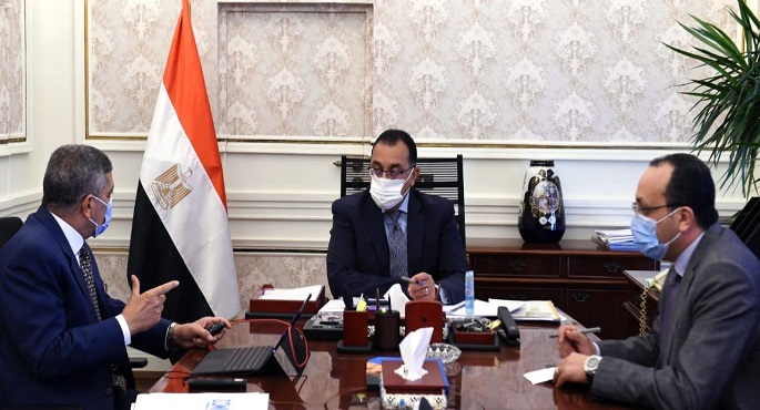 بالصور .. رئيس الوزراء يتابع موقف الأعمال والمشروعات بهيئة قناة السويس