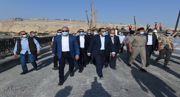 بالصور.. رئيس الوزراء يتفقد الأعمال الإنشائية لمحور الحضارات