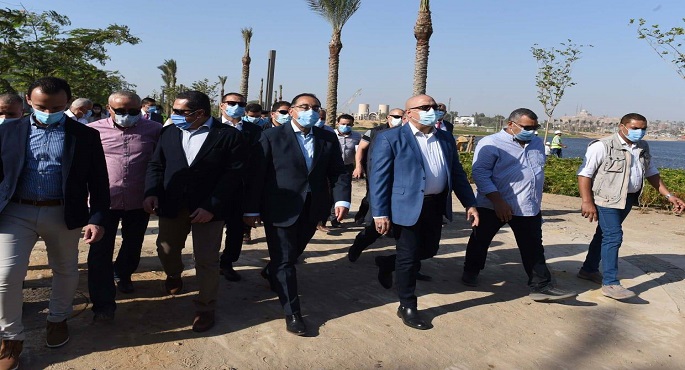 رئيس الوزراء يتفقد أعمال تطوير بحيرة عين الصيرة
