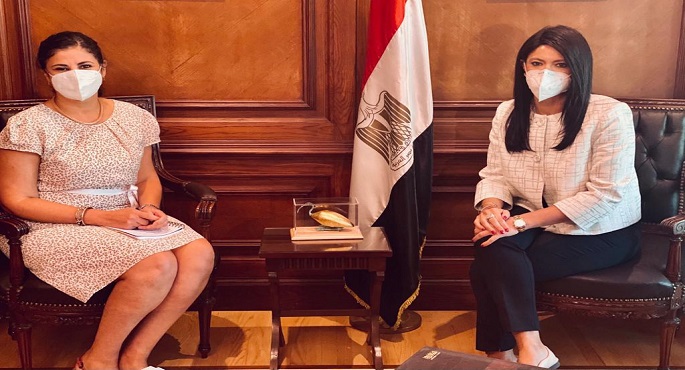 بالصور.. وزيرة التعاون الدولى تبحث مع المدير الإقليمى لـ IFAD التعاون المستقبلى