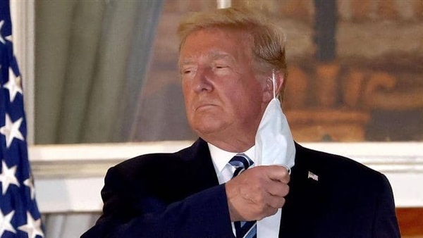 الاندبندنت :ترامب مهدد بـ”كورونا” أكثر مما هو مهدد بمنافسه بايدن