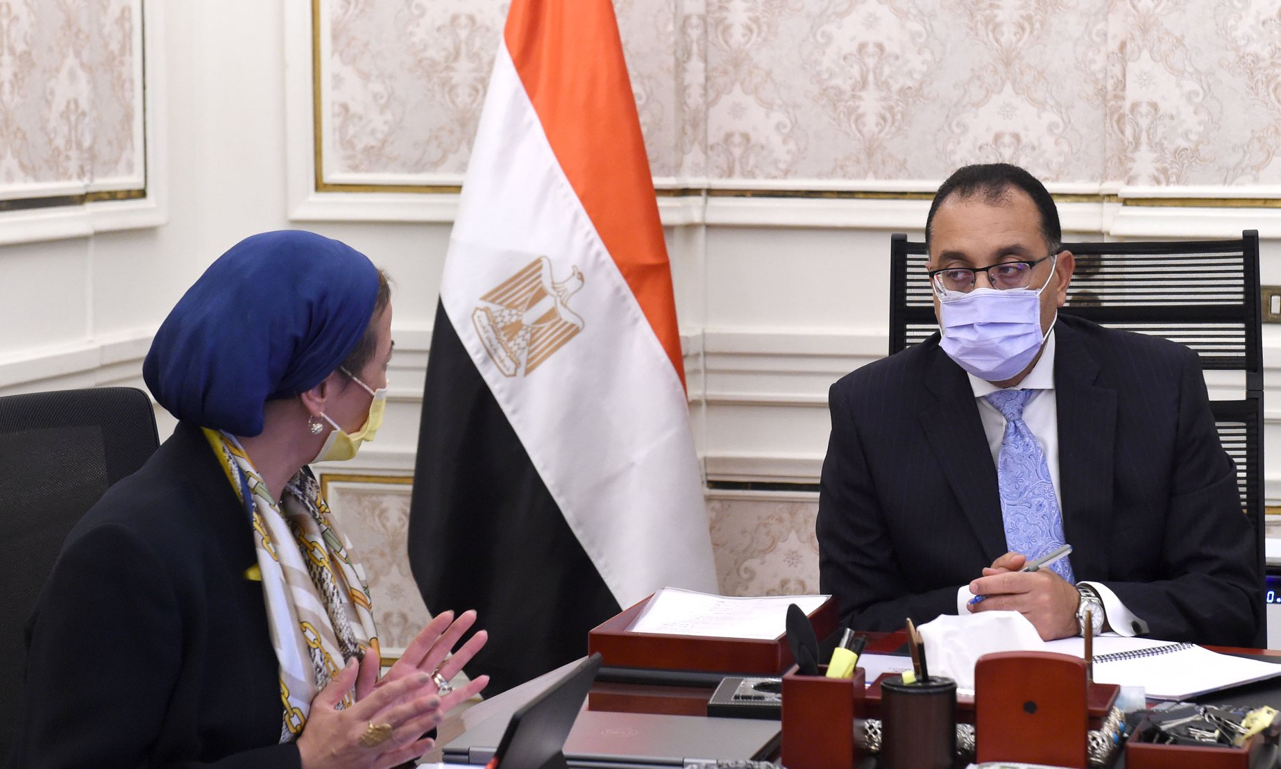 بالصور.. مدبولي يلتقى وزيرة البيئة ويوافق على عقد اجتماع مع المستثمرين لتحويل المخلفات إلى طاقة