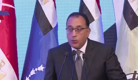 مدبولي خلال كلمته بالندوة التثقيفية بتشريف السيسي :  الحروب والإرهاب كان لهما تأثير شديد على شكل الدولة