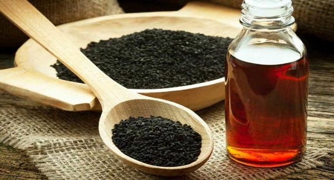 حبة البركة لبشرة بلا شوائب في الخريف
